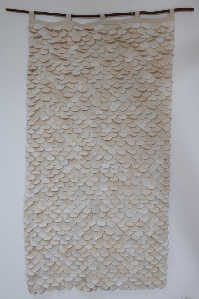 Livie Bélaz Lebeau, Tenture I, 2025, lin, coton et soie, h. 190 x 100 cm